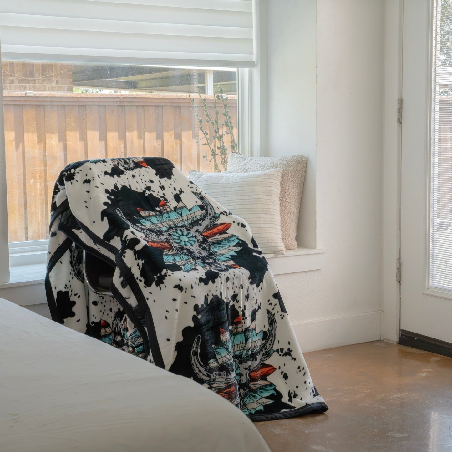 Cowhide Skull Throw